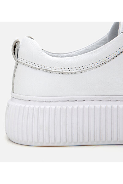 Hotiç Women's Leather White Thick Soled Sports Shoes