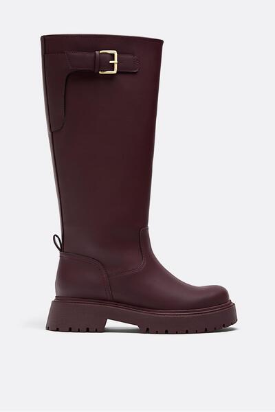 Stradivarius KAUÇUK GÖRÜNÜMLÜ DÜZ ÇİZMELER