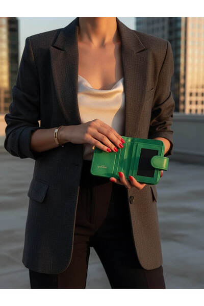 yedideri Gerçek Deri Yeşil Fermuarlı Küçük Kadın Cüzdanı