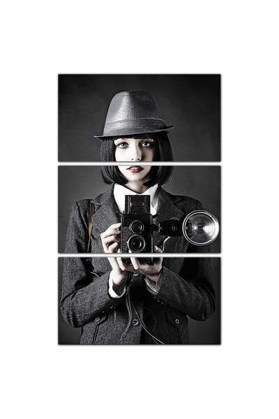 Generic لوحه جداريه - فتاه تمسك كاميرا كلاسيكيه - p121 - مقسمه ثلاثة قطع