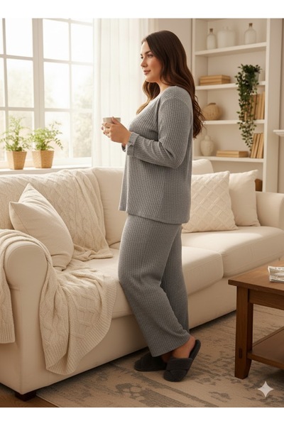 sleeproom Women's Gray Plus Size Pajama Set