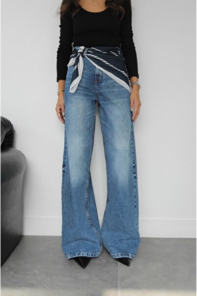 Havoş Wide Leg Jeans with Blue Scarf
