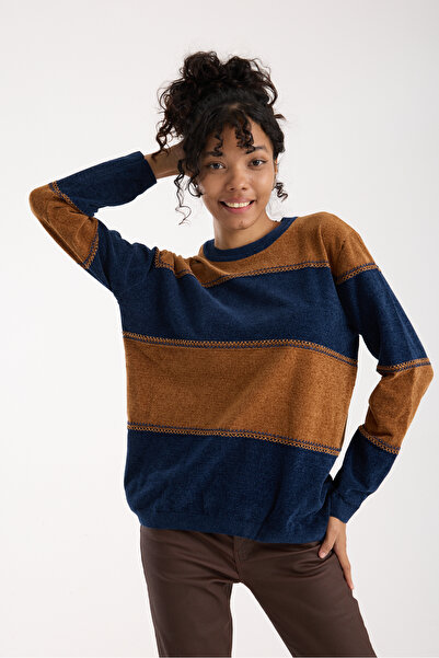 Moda Days بلوزة نسائية من قماش الشنيل المخملي بلونين متباينين مع تفاصيل خياطة متقاطعة