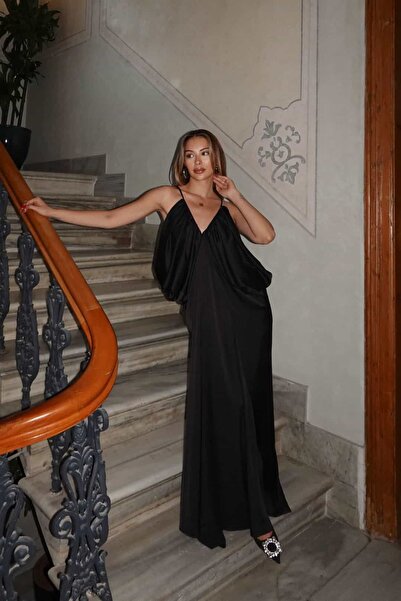 Byİpekce Hera Elbise | V Yaka Dökümlü Siyah Maksi Saten Elbise | Nişan/Davet/Balo Elbisesi