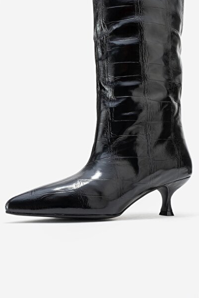 LuviShoes CROW Чорні туфлі на підборах з гострим носком для жінок