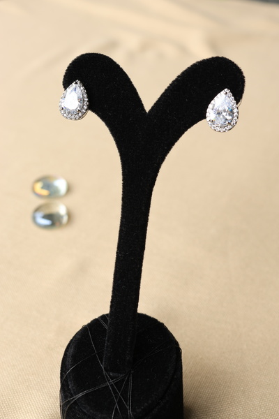 FİRST JEWELRY Zirkon Baget Taşlı Klasik Damla Küpe