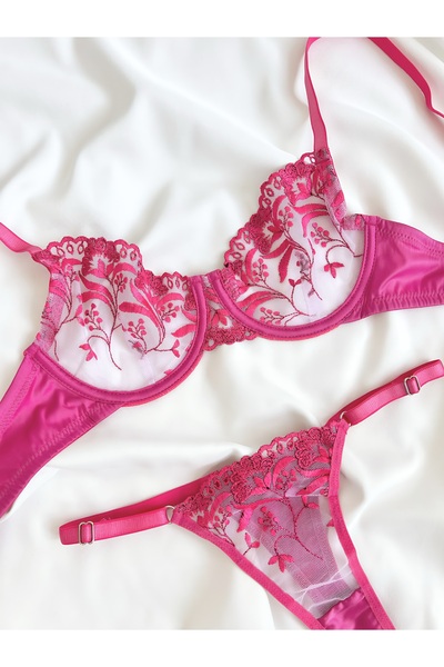Amelia Paris Lingerie Brode Saten detaylı Fuşya İç çamaşırı takımı(sütyen-tanga)