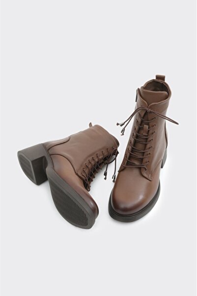 derinet Hakiki Deri Bağcıklı Fermuarlı Kadın Bot