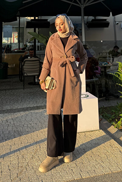 Tesettür Diyarı Палто от ангора с подплата и копчета - Минк