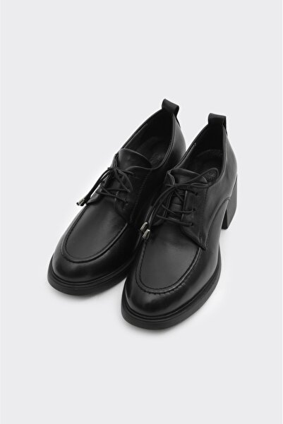 derinet Hakiki Deri Kısa Topuklu Casual Kadın Ayakkabı