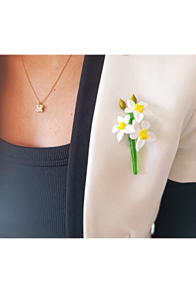 ADAMODART El Yapımı Cam Beyaz Orkide Broş – Çiçek Temalı Yaka Aksesuarı