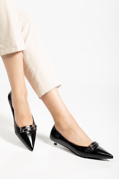 Dilimler Ayakkabı Women's Short Heeled Shoes Black Patent Leather Small Heel Strappy