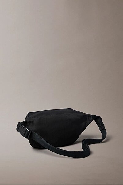 Calvin Klein Erkek Nakış Logolu Bel Çantası - Siyah