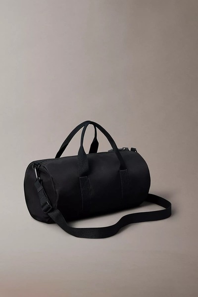 Calvin Klein Erkek Nakış Logolu Silindir Seyahat Çantası - Siyah