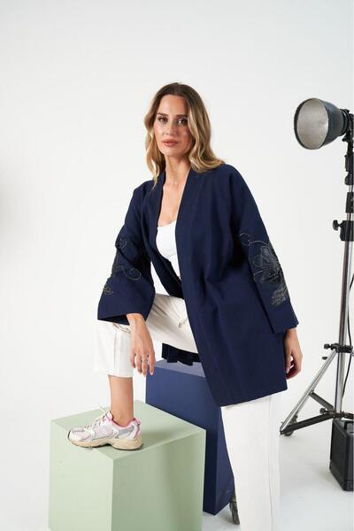 MİA NOURA Women's Oversize Kimono with Embroidered Sleeves and Back