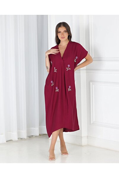 Elegant Jalabiya made of dark berry-colored cotton fabric