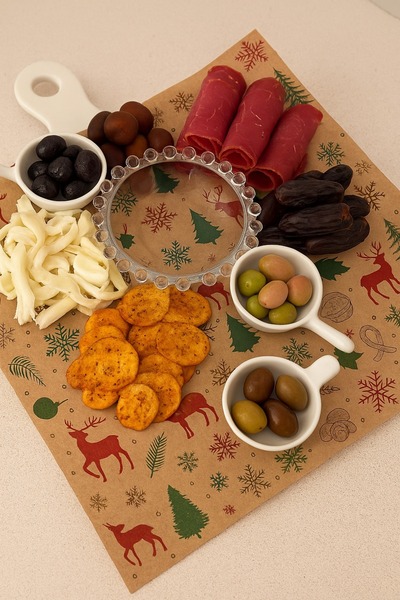 Dekals 40 Adet Renkli Yılbaşı Sofrası Sunum Aksesuar Kağıdı Tabak Altı Servis Kağıdı 25x35