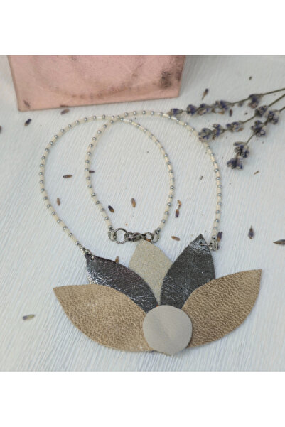 Amma Design Handmade pendant made of natural leather in the shape of a lotus flower