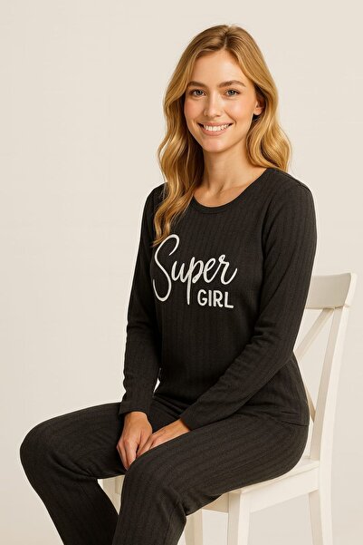 enmodaiçgiyim Set de pijamale pentru femei cu dungi antracit – mâneci lungi, potrivire confortabilă, țesătură moale, elastică