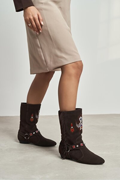 NİŞANTAŞI SHOES Γυναικείες μπότες Derek Brown Suede από γνήσιο δέρμα με κέντημα με λεπτομέρεια φούντας με επίπεδη σόλα