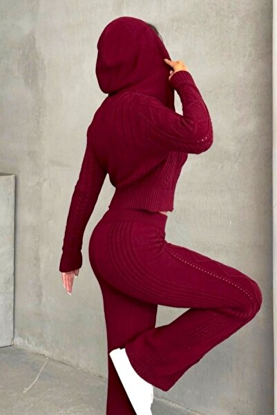 FashionForYou Set with embossed ribs, TOREN, knitted trousers and short blouse, Bordeaux