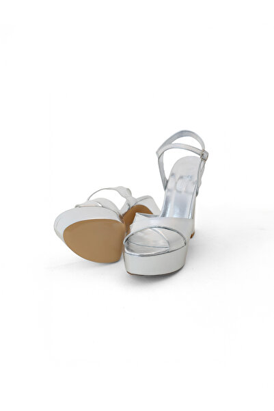 Xozza Women's Cross Strap Platform Heeled Sandals - Silver