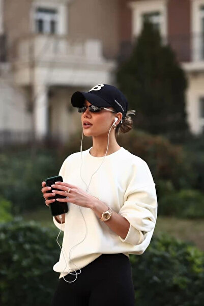 Le'sluette shadow of style Women's Basic Regular Crew Neck Cotton Sweatshirt