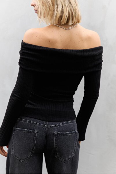 Stradivarius Off-the-shoulder gathered knit top