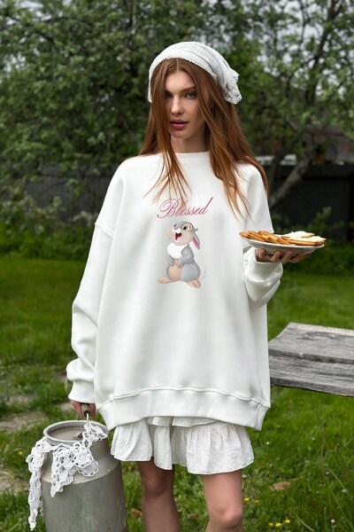 The Champ Clothing Rochie oversize pentru femei, albă, cu imprimeu Blessed Bunny – decolteu crew, fleece cu 3 fire