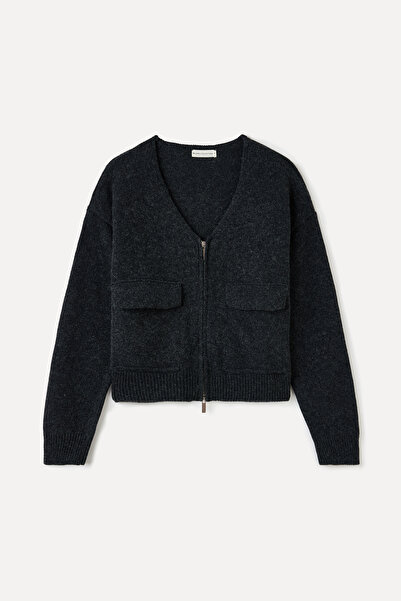 Mudo Loose Fit V Neck Wool Cardigan