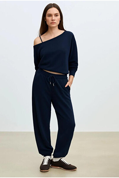 npLStore طقم ملابس رياضية نسائية جديدة مكونة من سويت شيرت وبنطلون رياضي بياقة...