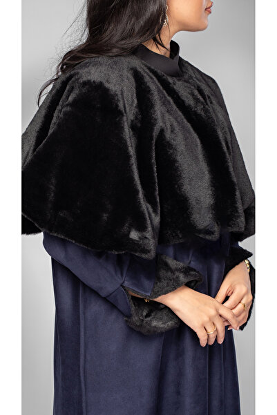 outline Chamois abaya with a separate fur piece