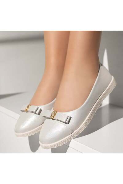 BMoD Balerini de damă alb-gălbui sidefați cu accesoriu decorativ MOD13567