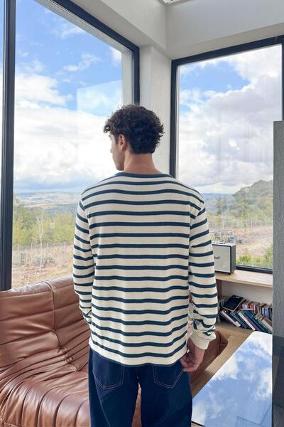 Flaw Wear Buttoned Striped Knitwear Sweater