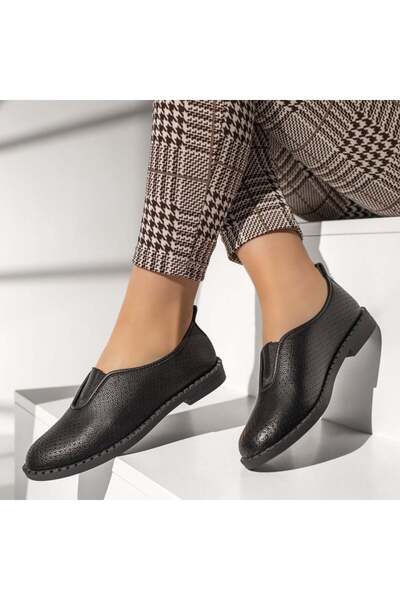 Modlet.ro Women's black perforated ballet flats MOD13364