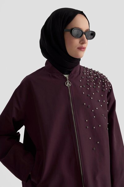 Armine TREND Eteği Lastikli Fermuarlı ve Taş Detaylı Ceket Vişne 25KT518