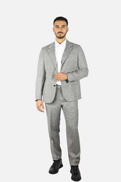 Emporio Armani بدلة رجالية ذات مقاس عادي مصنوعة من الصوف الخالص بنسبة 100% بن...