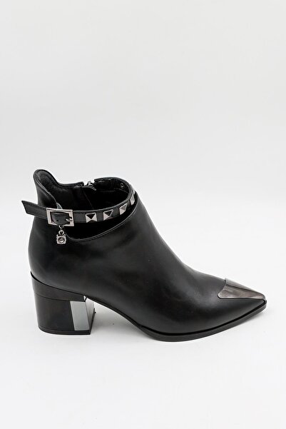 KRISTE BELL Kristebell Imported Accessory Detailed Heeled Classic Boots 2551 - Black - 36