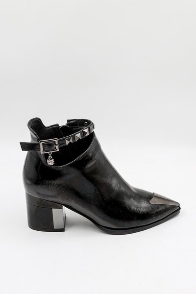 KRISTE BELL Kristebell Imported Accessory Detailed Heeled Classic Boots 2551 - Black Patent Leather - 36