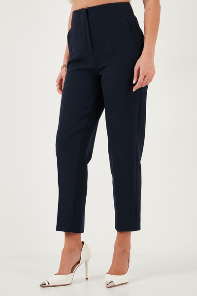 Lela Regular Fit Yüksel Bel Düz Paça Havuç Pantolon PANTOLON 68350109