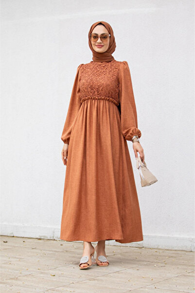 Tesettür Diyarı Dantelli Robalı Melaj Keten Tesettür Elbise- Kahverengi