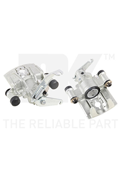 NK Brake caliper in front of Nissan Cabstar axle