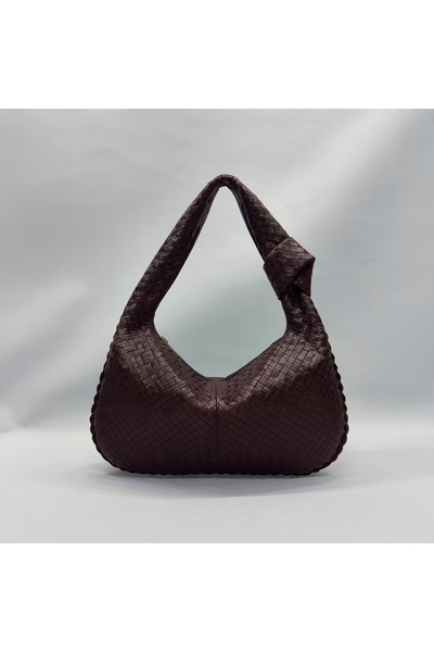 bahwar حقيبة هوبو مثلثة الشكل ذات نسيج محبوك