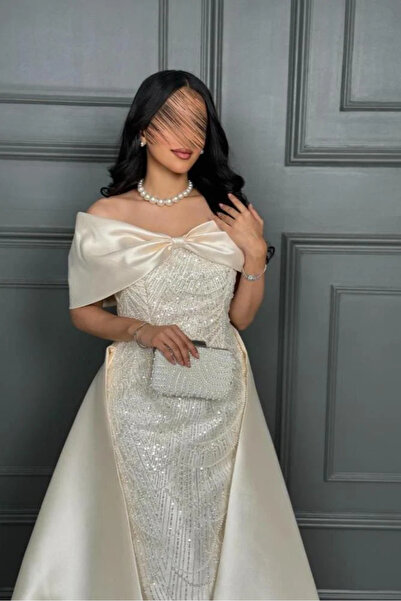 narvenia Curls Rush Embroidered Train Dress