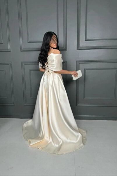 narvenia Curls Rush Embroidered Train Dress