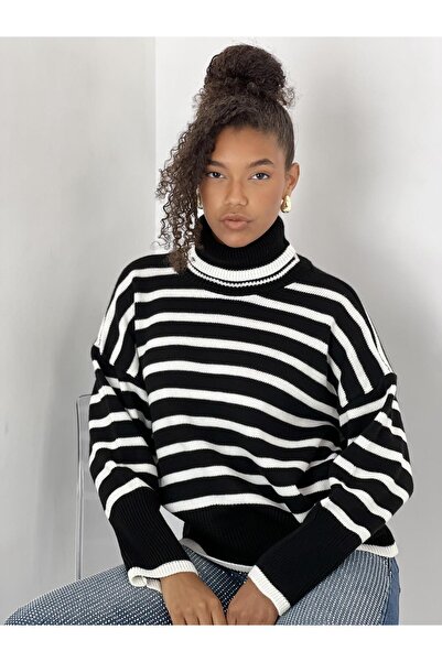Miss Poem Women's Ecru Striped Turtleneck Sweatshirt