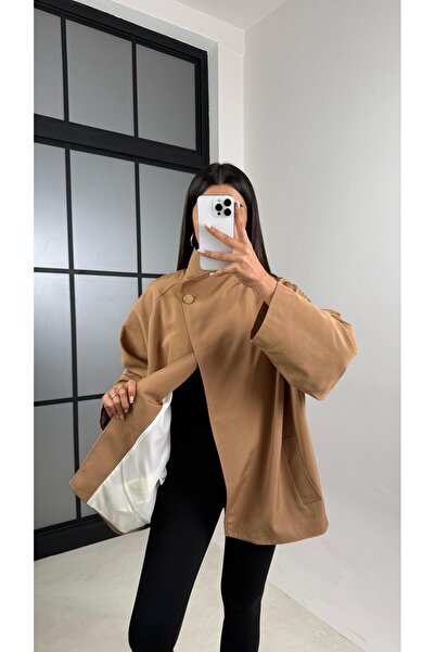 Gaus Camel Dik Yaka Cepli Astarlı Asimetrik Tasarım Trençkot GAUS-00476