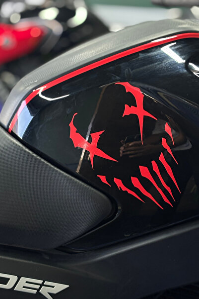 Banxtre ملصق ملصق باللون الأحمر على شكل قطعة سموم للسيارة والمحرك (20 سم)