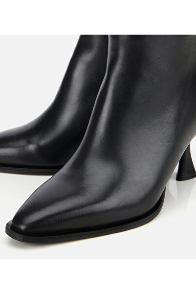 Hotiç Kadın Deri Siyah Sivri Burunlu Bilekte Topuklu Bot