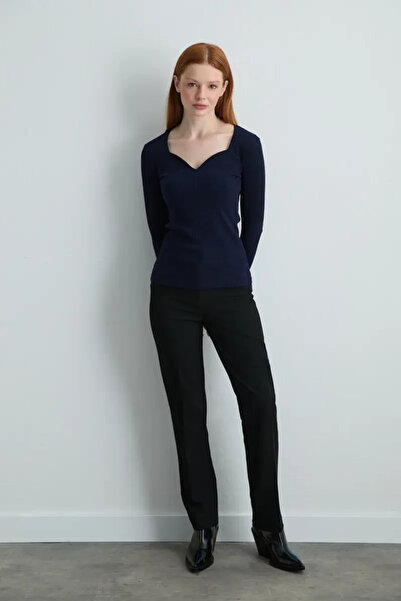 Gusto Heart Neckline Cotton Blouse - Navy Blue